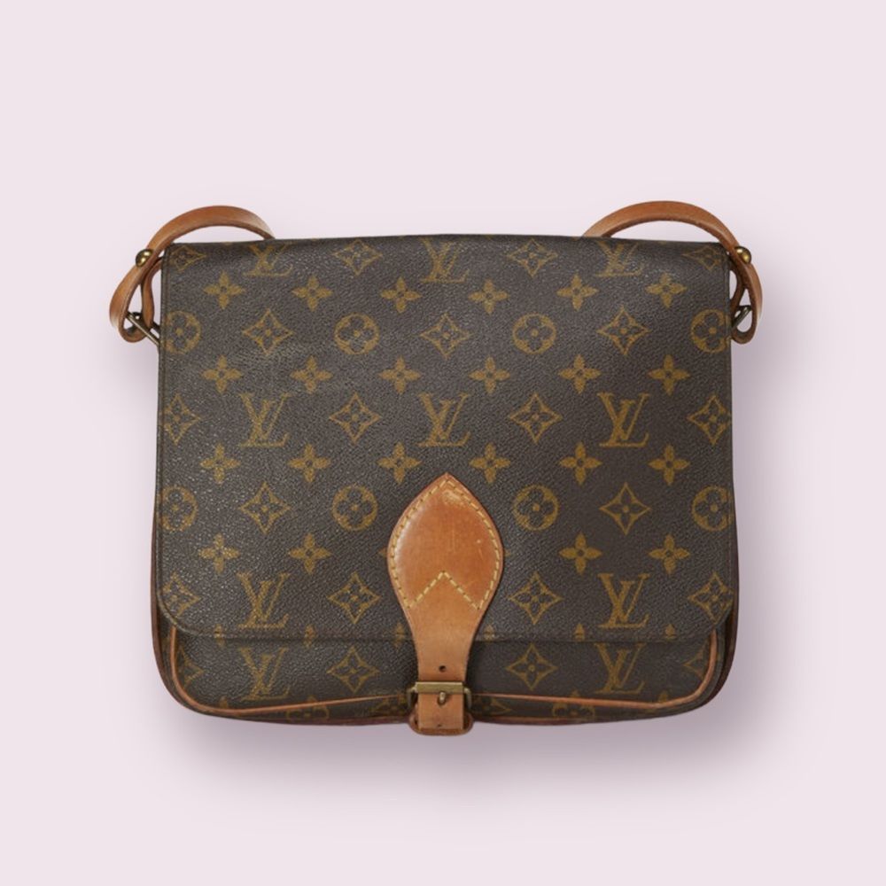 LOUIS VUITTON
MONOGRAM CANVAS CARTOUCHIERE Pm